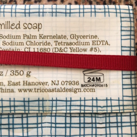 2bars-12.4 oz-French milled Vanilla Sugar Snowman soap - Picture 8 of 9